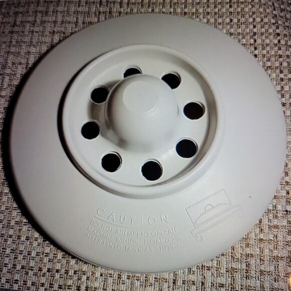 Bissell Carpet Cleaner Float Disc PN 013-3050 for Model 1631 1655 1660 1671 1672 - Picture 1 of 4